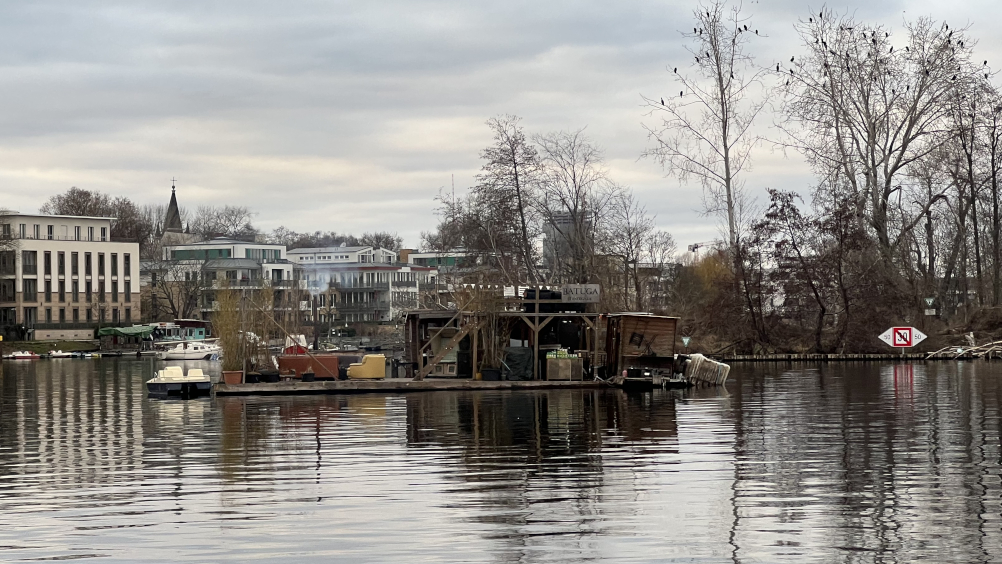 Hausboot, Partyboot, Schrottboot, Wohninseln, Ufer, Stralau, Treptower Park, Wasser